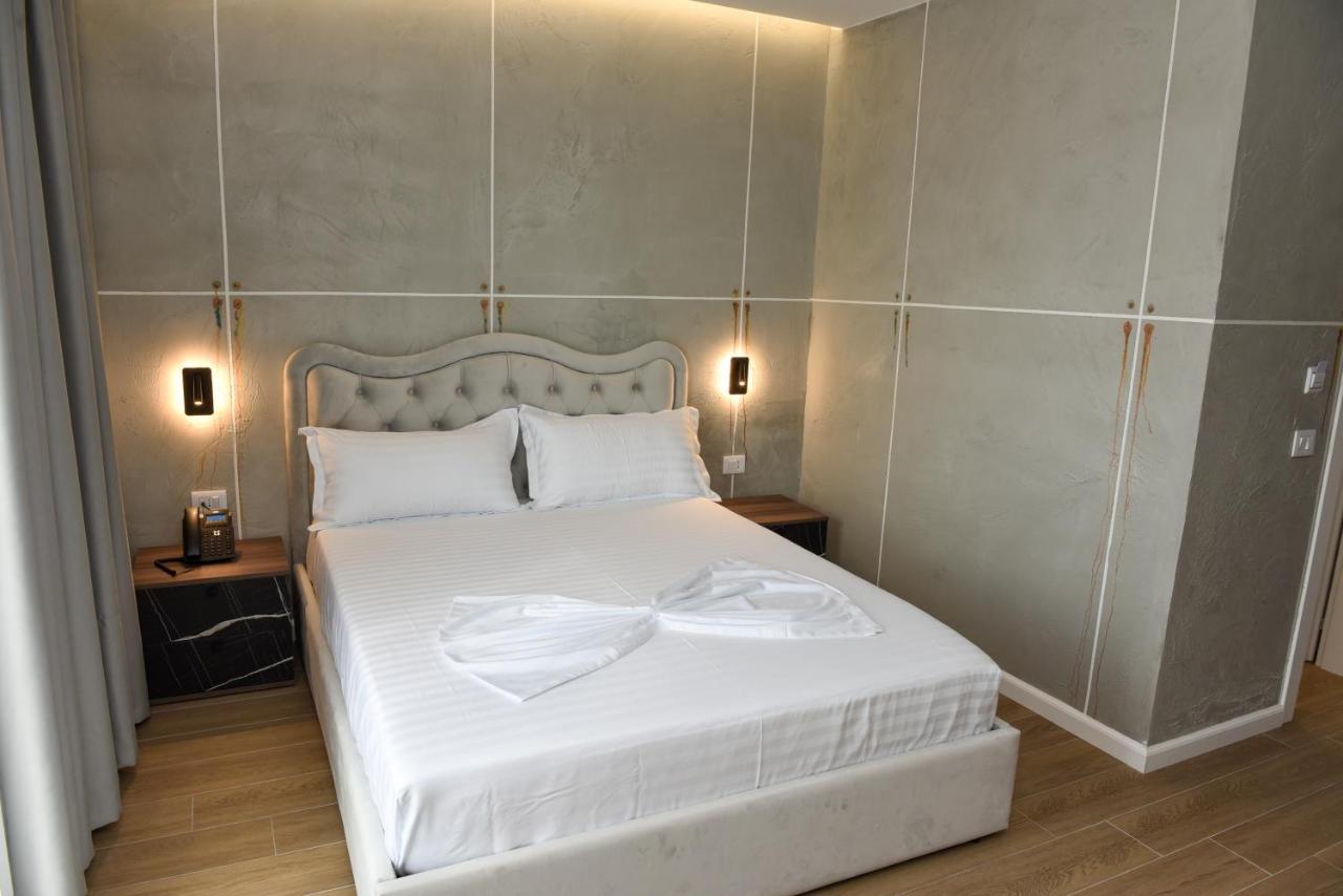 Hotel Royal Papaj Bagian luar foto
